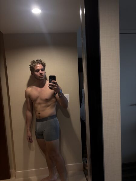 StraightGymHands